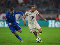 Harry Kane of Bayern Munich    controls the ball  during the Champions League Round 1 match between Bayern Munich v Dinamo Zagreb, at the Al...