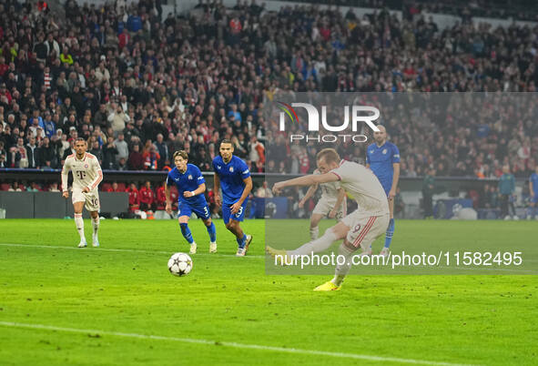 Harry Kane of Bayern Munich    scores the teams sixth goal  during the Champions League Round 1 match between Bayern Munich v Dinamo Zagreb,...