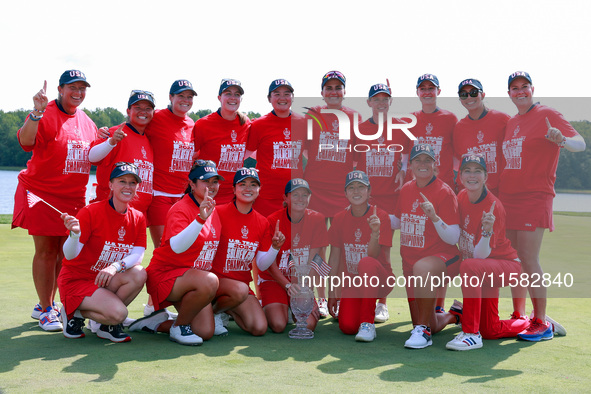 GAINESVILLE, VIRGINIA - SEPTEMBER 15: Members of Team USA front row left to right Vice Captain Morgan Pressel, Lilia Vu, Rose Zhang, Captain...