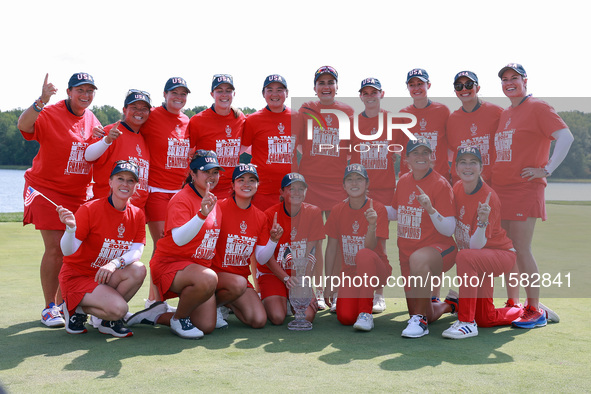 GAINESVILLE, VIRGINIA - SEPTEMBER 15: Members of Team USA front row left to right Vice Captain Morgan Pressel, Lilia Vu, Rose Zhang, Captain...