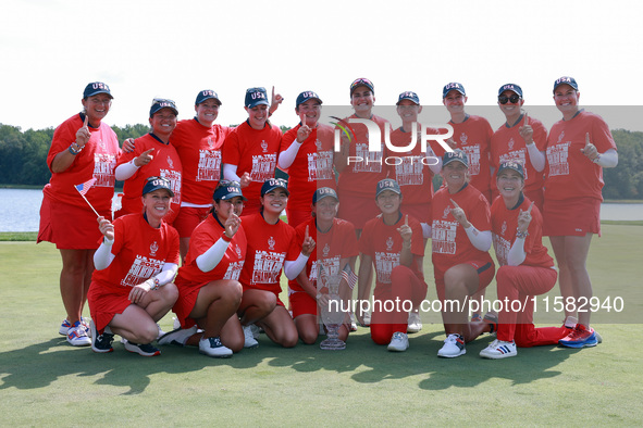 GAINESVILLE, VIRGINIA - SEPTEMBER 15: Members of Team USA front row left to right Vice Captain Morgan Pressel, Lilia Vu, Rose Zhang, Captain...