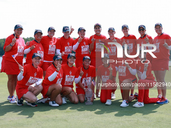 GAINESVILLE, VIRGINIA - SEPTEMBER 15: Members of Team USA front row left to right Vice Captain Morgan Pressel, Lilia Vu, Rose Zhang, Captain...