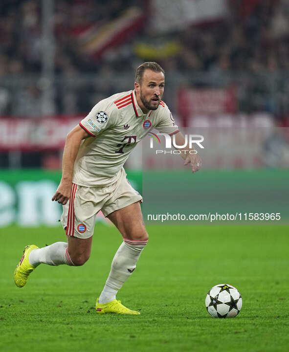 Harry Kane of Bayern Munich  controls the ball  during the Champions League Round 1 match between Bayern Munich v Dinamo Zagreb, at the Alli...