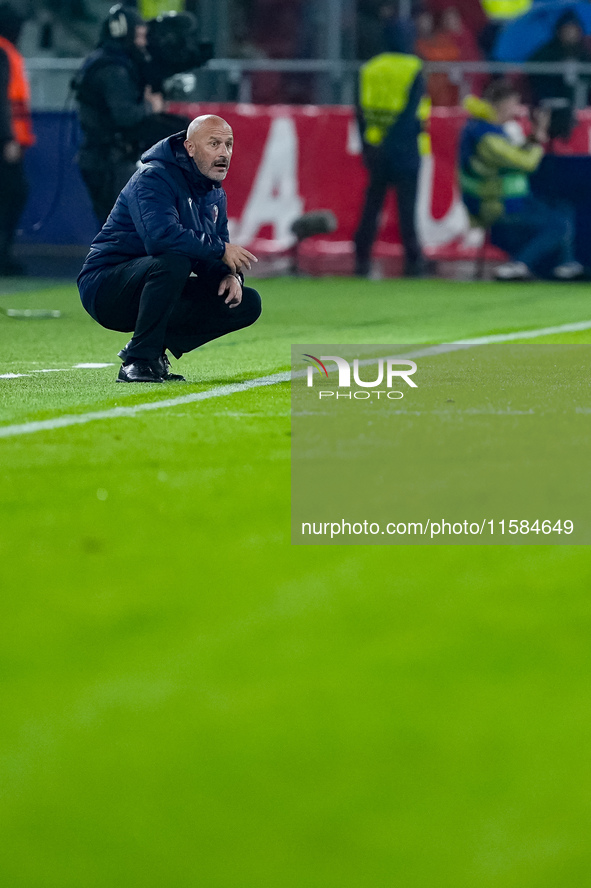 Vincenzo Italiano head coach of Bologna FC looks on during the UEFA Champions League 2024/25 League Phase MD1 match between Bologna FC and F...