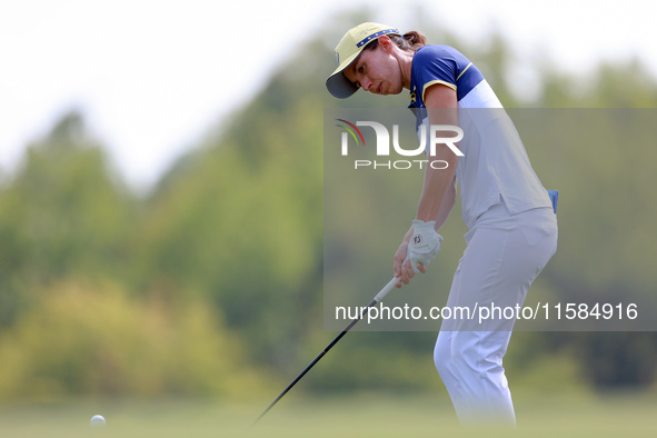 GAINESVILLE, VIRGINIA - SEPTEMBER 15: Carlota Ciganda of Team Europe chips to the 12th green during the final round of the Solheim Cup at Ro...