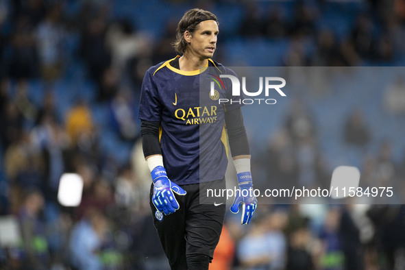 Yann Sommer #1 (GK) of Inter Milan is under pressure during the UEFA Champions League group stage match between Manchester City and Football...