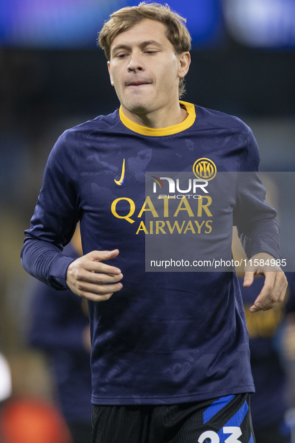 Nicolo Barella #23 of Inter Milan warms up during the UEFA Champions League Group Stage match between Manchester City and Football Club Inte...