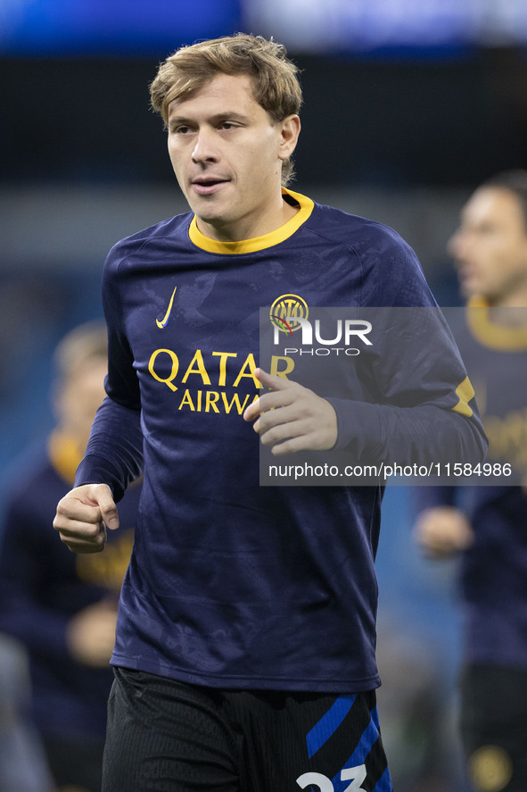 Nicolo Barella #23 of Inter Milan warms up during the UEFA Champions League Group Stage match between Manchester City and Football Club Inte...