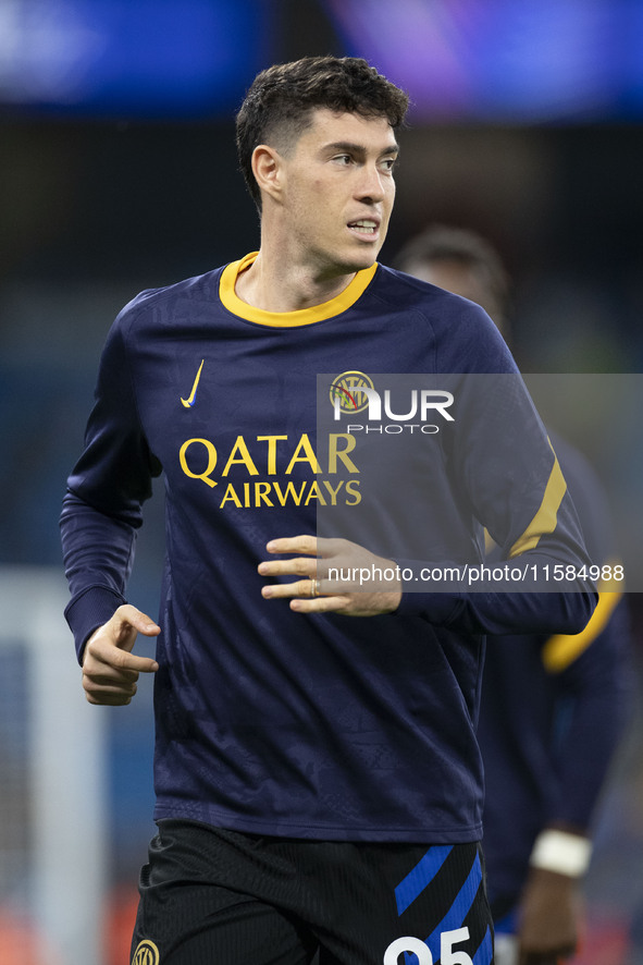 Alessandro Bastoni #95 of Inter Milan warms up during the UEFA Champions League Group Stage match between Manchester City and Football Club...