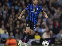 Francesco Acerbi #15 of Inter Milan is in action during the UEFA Champions League League Stage match between Manchester City and Football Cl...