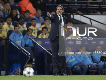 Inter Milan manager Simone Inzaghi gesticulates during the UEFA Champions League group stage match between Manchester City and Football Club...