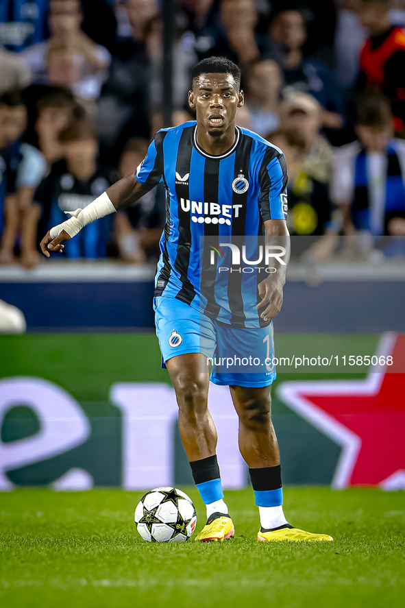 Club Brugge midfielder Raphael Onyedika plays during the match between Club Brugge and Borussia Dortmund at the Jan Breydelstadion for the C...