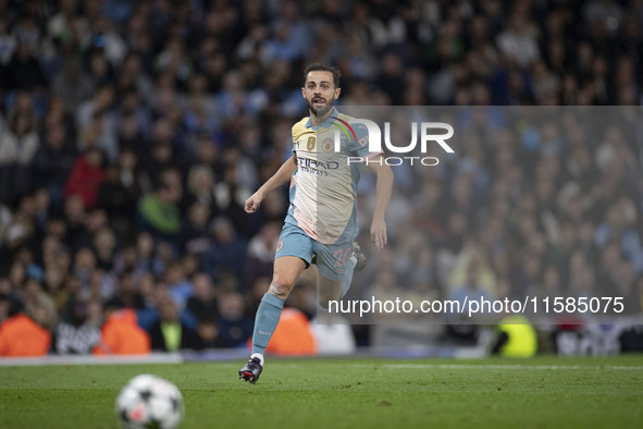 Bernardo Silva #20 of Manchester City F.C. during the UEFA Champions League League Stage match between Manchester City and Football Club Int...