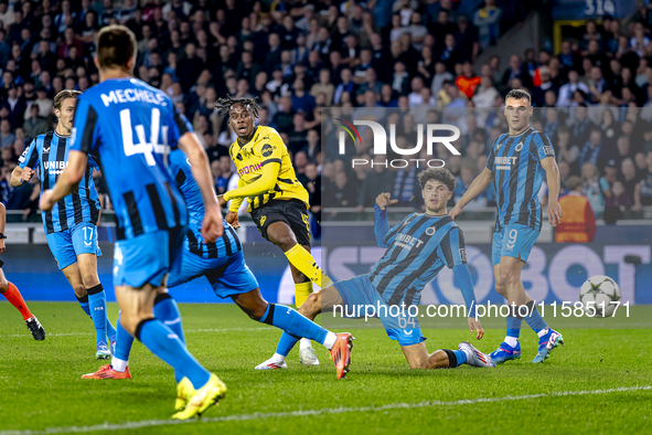 Borussia Dortmund defender Jamie Bynoe-Gittens scores the 0-2 during the match between Club Brugge and Borussia Dortmund at the Jan Breydels...