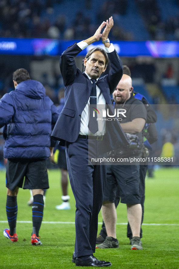 Inter Milan manager Simone Inzaghi salutes the fans at full time during the UEFA Champions League League Stage match between Manchester City...