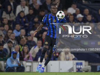 Yann Aurel Bisseck #31 of Inter Milan during the UEFA Champions League League Stage match between Manchester City and Football Club Internaz...