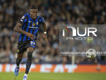 Yann Aurel Bisseck #31 of Inter Milan during the UEFA Champions League League Stage match between Manchester City and Football Club Internaz...