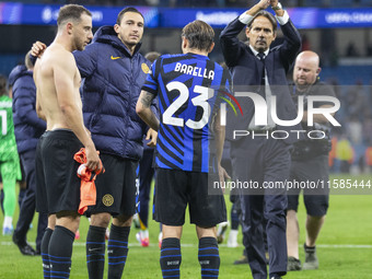 Inter Milan manager Simone Inzaghi salutes the fans at full time during the UEFA Champions League League Stage match between Manchester City...