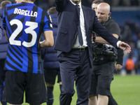 Inter Milan manager Simone Inzaghi salutes the fans at full time during the UEFA Champions League League Stage match between Manchester City...