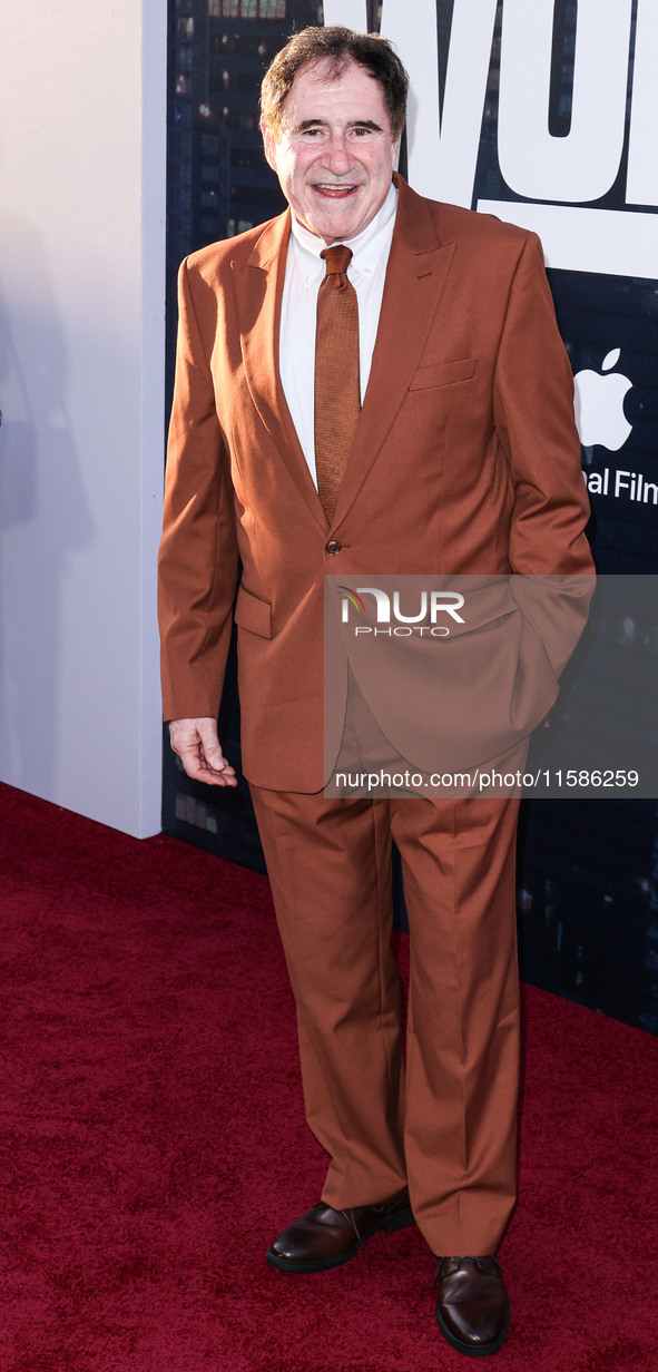 Richard Kind arrives at the Los Angeles Premiere Of Apple TV+'s 'Wolfs' held at the TCL Chinese Theatre IMAX on September 18, 2024 in Hollyw...