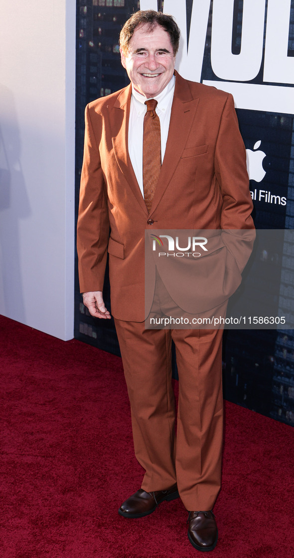 Richard Kind arrives at the Los Angeles Premiere Of Apple TV+'s 'Wolfs' held at the TCL Chinese Theatre IMAX on September 18, 2024 in Hollyw...