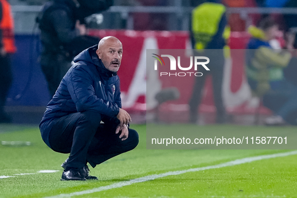 Vincenzo Italiano head coach of Bologna FC looks on during the UEFA Champions League 2024/25 League Phase MD1 match between Bologna FC and F...