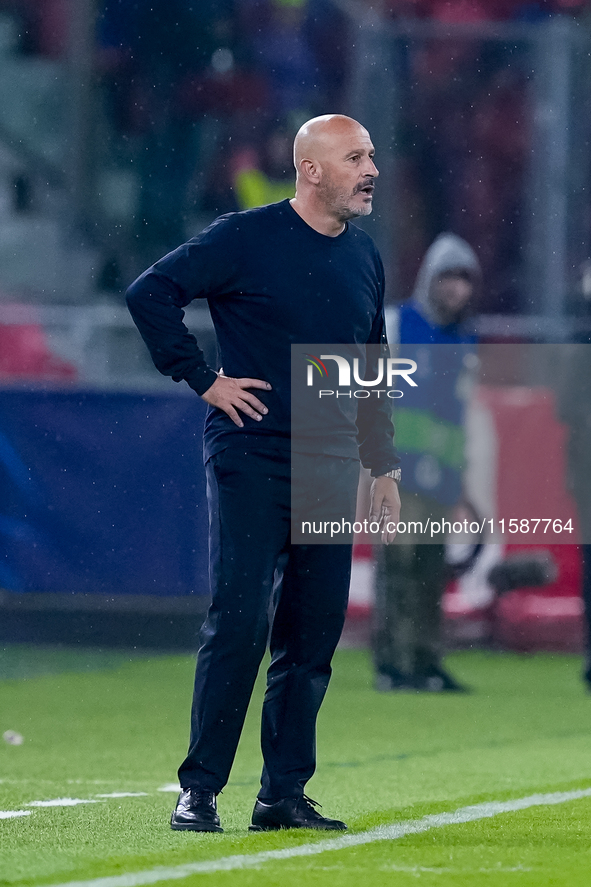 Vincenzo Italiano head coach of Bologna FC looks on during the UEFA Champions League 2024/25 League Phase MD1 match between Bologna FC and F...