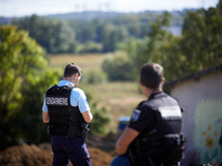 Gendarmes stand guard at the 'Verger' ZAD against the planned A69 highway between Toulouse and Castres. For the fourth day, Gendarmerie and...