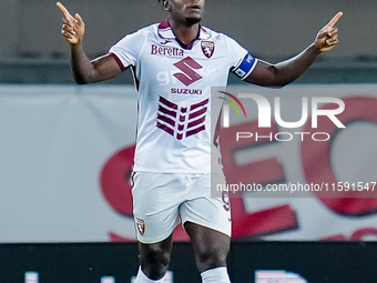 Duvan Zapata of Torino FC celebrates after scoring second goal during the Serie A Enilive match between Hellas Verona and Torino FC at Stadi...