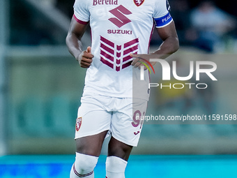 Duvan Zapata of Torino FC looks on during the Serie A Enilive match between Hellas Verona and Torino FC at Stadio Marcantonio Bentegodi on S...