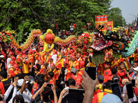 The atmosphere of the 'Gotong Toapekong' (Carrying Toapekong) tradition in Tangerang, Banten Province, Indonesia, on September 21, 2024. Thi...