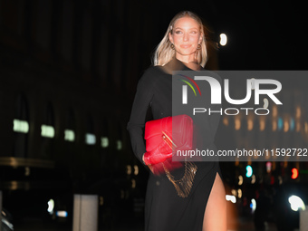 Leonie Hanne arrives at the Versace fashion show during the Milan Womenswear Spring/Summer 2025 in Milan, Italy, on September 20, 2024 (