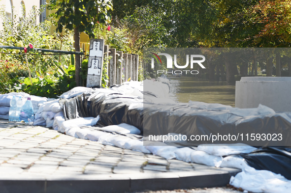 Sandbags are in front of houses on the bank of the Danube in Vac, Hungary, about 42 km from Budapest, as the peak water levels of the Danube...