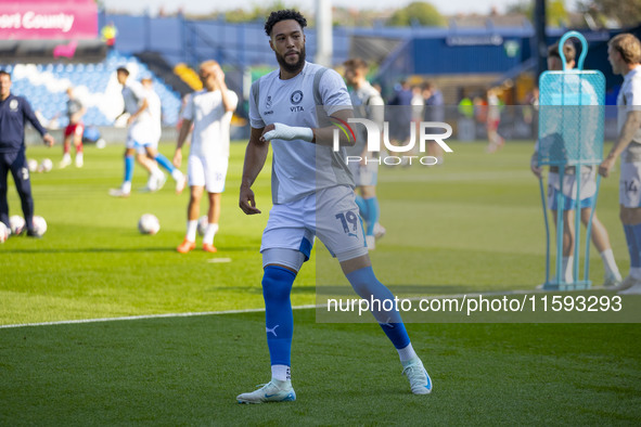 Kyle Wootton #19 of Stockport County F.C. warms up during the Sky Bet League 1 match between Stockport County and Leyton Orient at the Edgel...