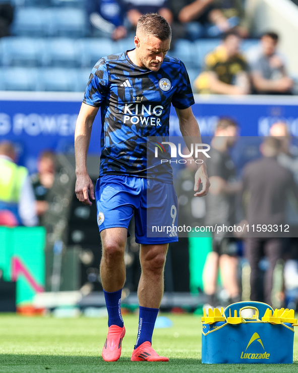 Jamie Vardy of Leicester City warms up during the Premier League match between Leicester City and Everton at the King Power Stadium in Leice...