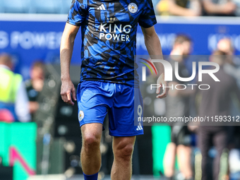 Jamie Vardy of Leicester City warms up during the Premier League match between Leicester City and Everton at the King Power Stadium in Leice...