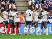 Everton celebrate the goal by #10, Ilman Ndiaye of Everton (hidden), during the Premier League match between Leicester City and Everton at t...