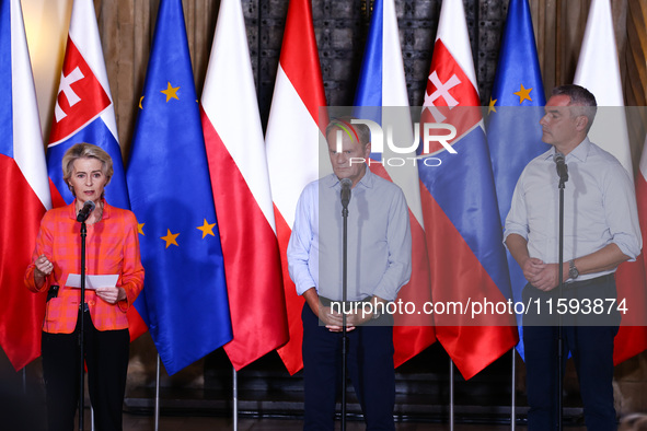 European Commission President Ursula von der Leyen, Polish Prime Minister Donald Tusk and Austrian Chacellor Karl Nehammer attend a press co...