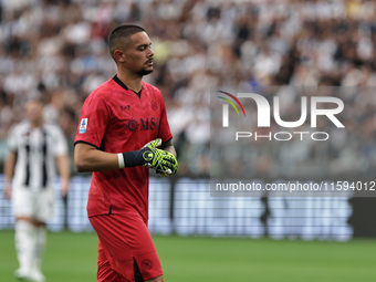 Elia Caprile during the Serie A 2024-2025 match between Juventus and Napoli in Turin, Italy, on September 21, 2024 (