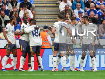 Everton celebrate the goal by #10, Ilman Ndiaye of Everton (hidden), during the Premier League match between Leicester City and Everton at t...