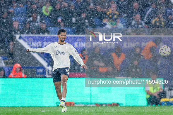 Ilman Ndiaye of Everton crosses the ball during the Premier League match between Leicester City and Everton at the King Power Stadium in Lei...