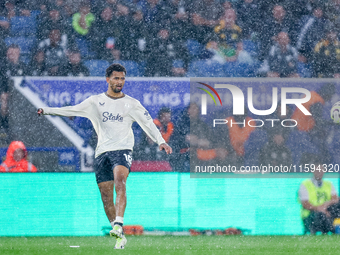 Ilman Ndiaye of Everton crosses the ball during the Premier League match between Leicester City and Everton at the King Power Stadium in Lei...