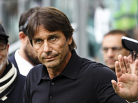 Napoli coach Antonio Conte gestures during the Serie A football match number 5 between Juventus and Napoli in Turin, Piedmont, Italy, on Sep...