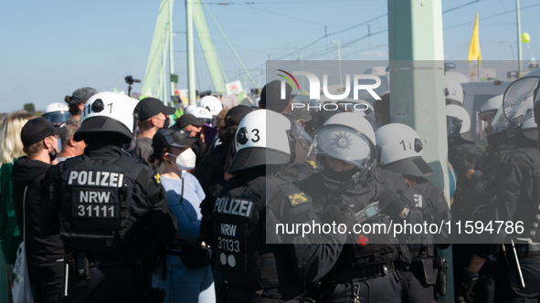 Police forcefully remove several counter-protesters who block the road for the ''Pro-Life March'' as thousands of people take part in the an...