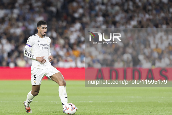 Jude Bellingham of Real Madrid is in action during the La Liga 2024/25 match between Real Madrid and Espanyol at Santiago Bernabeu Stadium i...