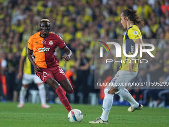 Victor Osimhen of Galatasaray  controls the ball during the Turkey Süper Ligue Round 5 between Fenerbahçe SK vs Galatasaray S.K., on Septemb...