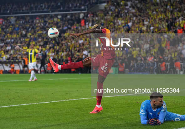 Victor Osimhen of Galatasaray  celebrate during the Turkey Süper Ligue Round 5 between Fenerbahçe SK vs Galatasaray S.K., on September 21, 2...