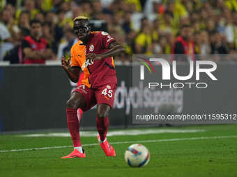 Victor Osimhen of Galatasaray  controls the ball during the Turkey Süper Ligue Round 5 between Fenerbahçe SK vs Galatasaray S.K., on Septemb...