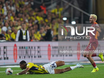 Jayden Oosterwolde of Fenerbahce  on the ground during the Turkey Süper Ligue Round 5 between Fenerbahçe SK vs Galatasaray S.K., on Septembe...