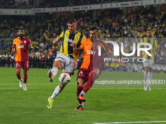 Edin Dzeko of Fenerbahce  shoots on goal during the Turkey Süper Ligue Round 5 between Fenerbahçe SK vs Galatasaray S.K., on September 21, 2...